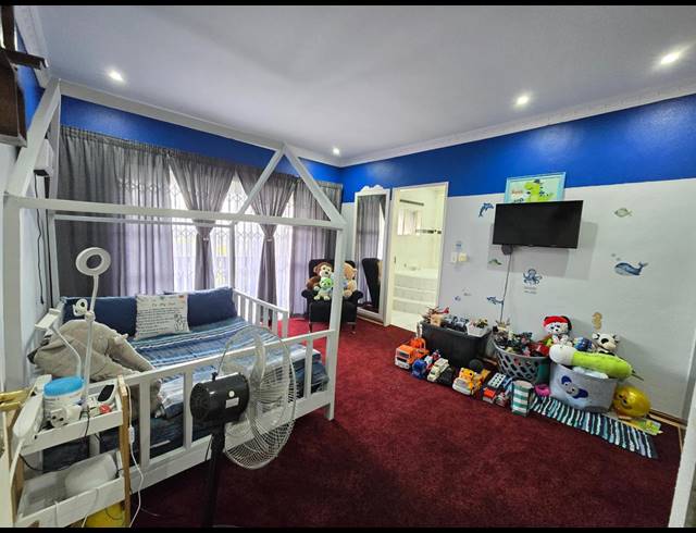 8 BEDROOM HOUSE FOR SALE IN BASSONIA